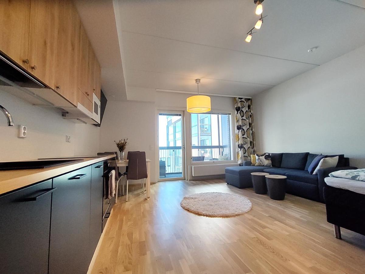 Fully Equipped New Apartment With Free Parking Tampere Buitenkant foto